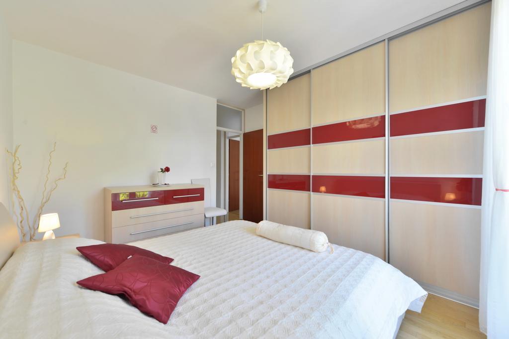 Cozy Beach Apartment Σπλιτ Εξωτερικό φωτογραφία