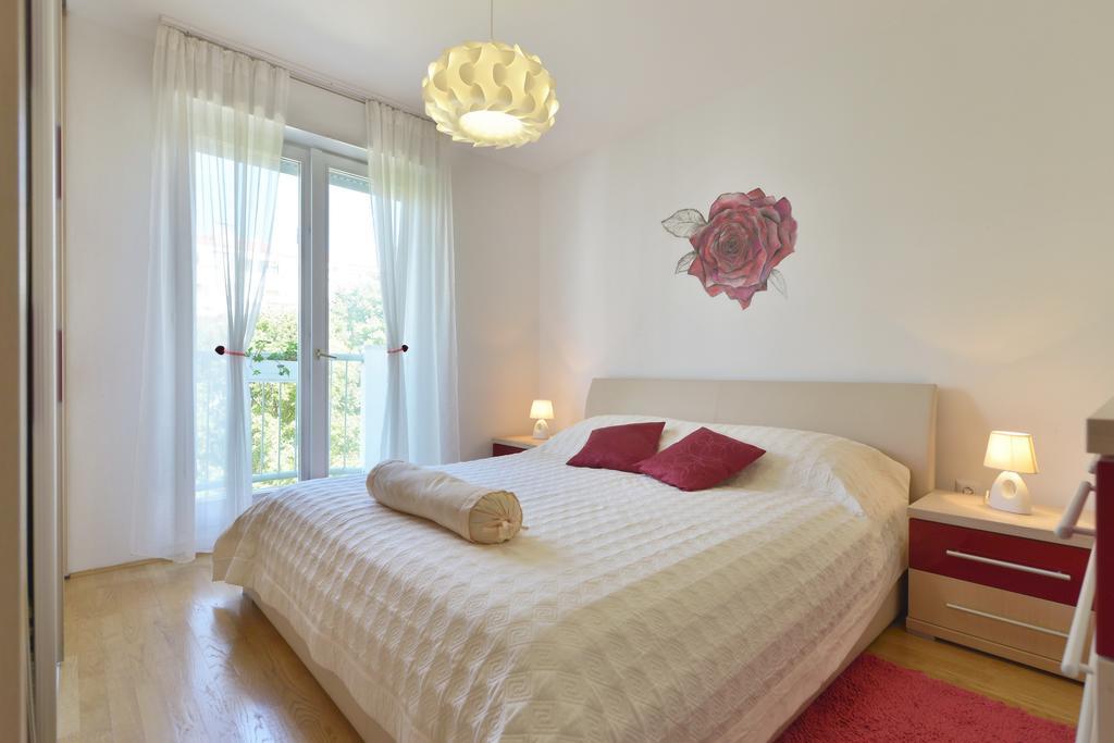 Cozy Beach Apartment Σπλιτ Εξωτερικό φωτογραφία